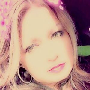 Meet your Posher, Deena